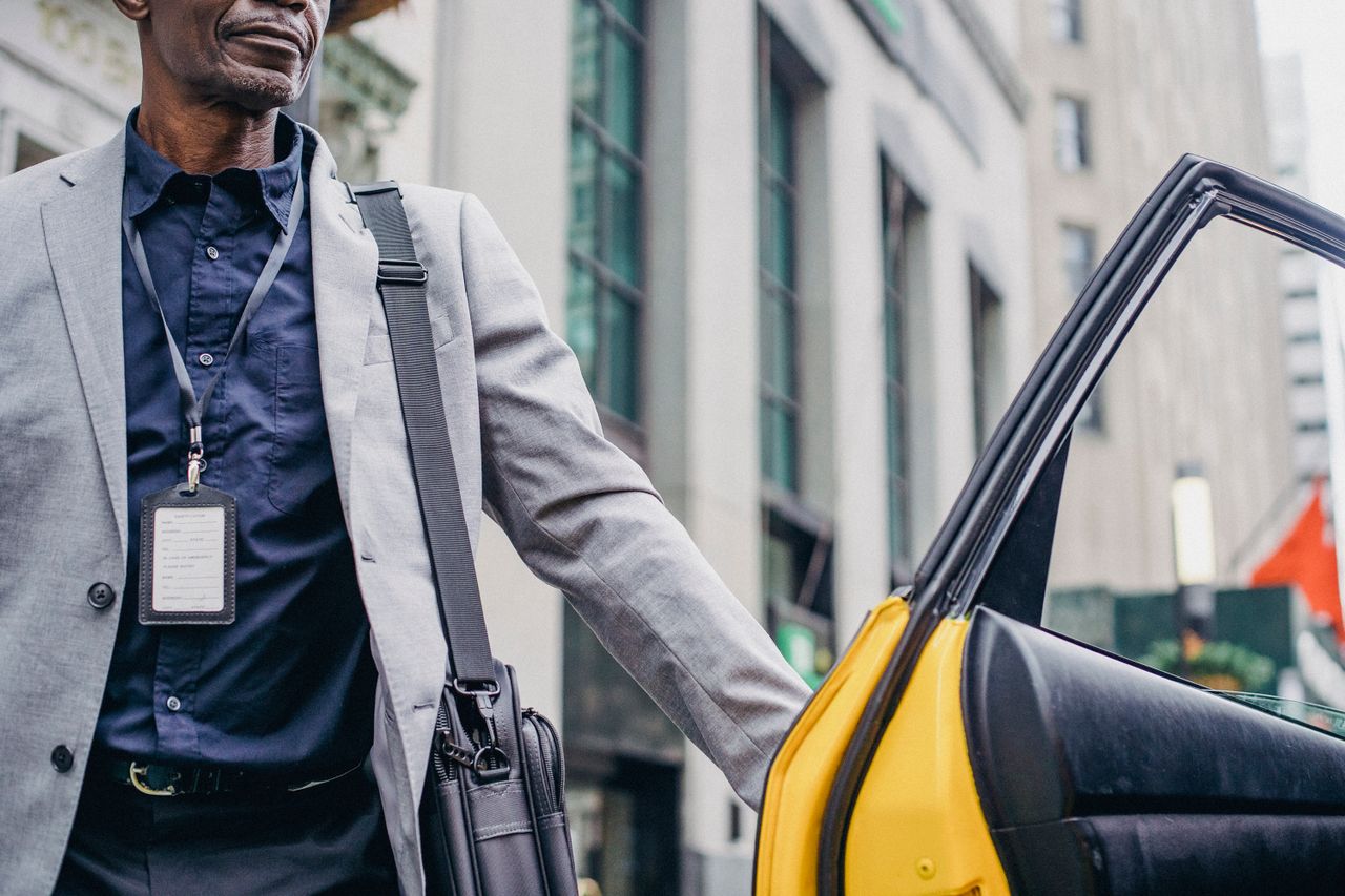 Luxury airport transfer for executives in Cape Town